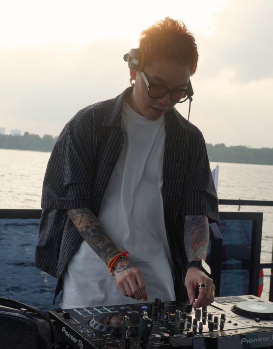 Image of DJ Live Party